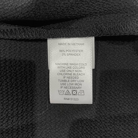 New CeCe Ruffle Cuff 3/4 Sleeve V-Neck Crepe Blouse Rich Black Size XS - Picture 16 of 16